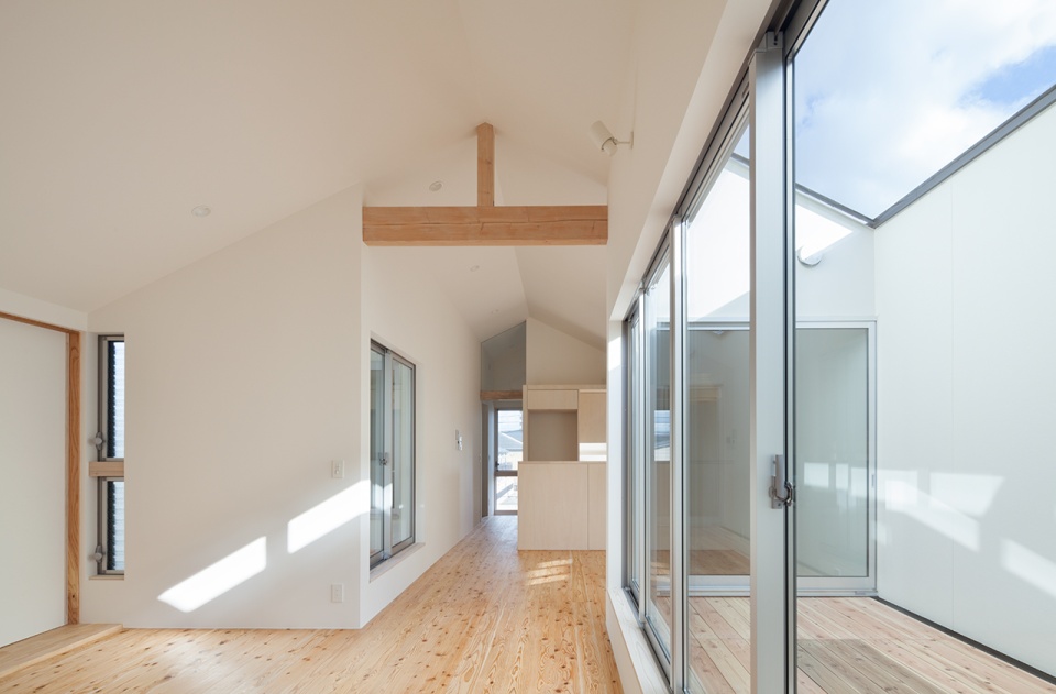 リビングから見たキッチン