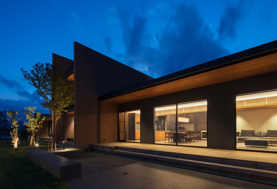 夜の外観（LDK）