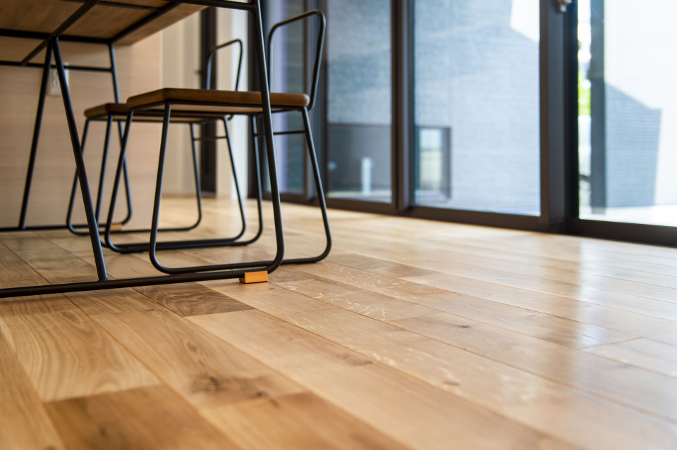 足に優しい無垢板のフローリング